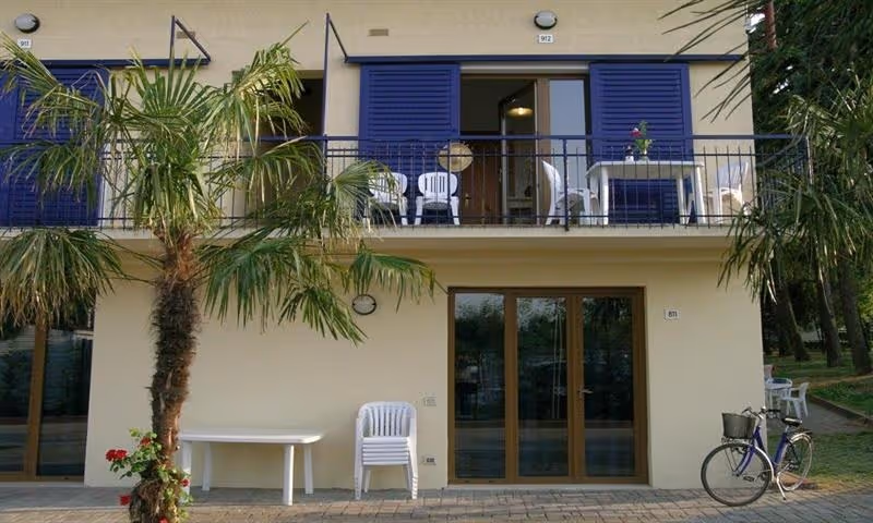 Appartement met balkon en eigen terras op Camping Bella Italia